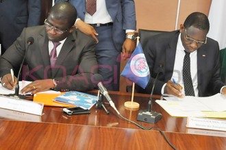 Côte dÂ’Ivoire : Port, signature de la convention du TC2